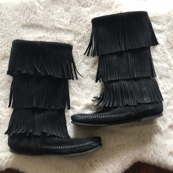 MINNETONKA 3 layer fringe boot - Picture 3 of 7